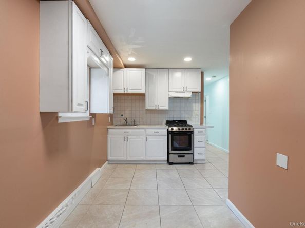1040 Donna Court, Baldwin NY 11510
