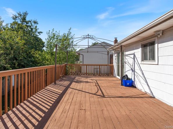 1040 Donna Court, Baldwin NY 11510