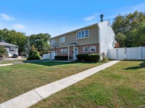 1040 Donna Court, Baldwin NY 11510