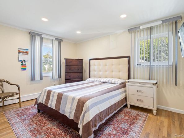 1040 Donna Court, Baldwin NY 11510