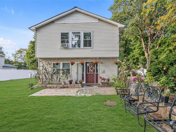 96 W 11th Street, Huntington Station NY 11746
