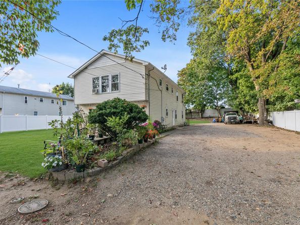 96 W 11th Street, Huntington Station NY 11746