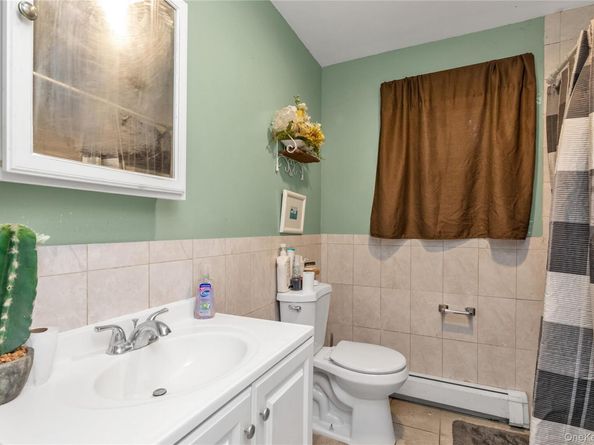 96 W 11th Street, Huntington Station NY 11746