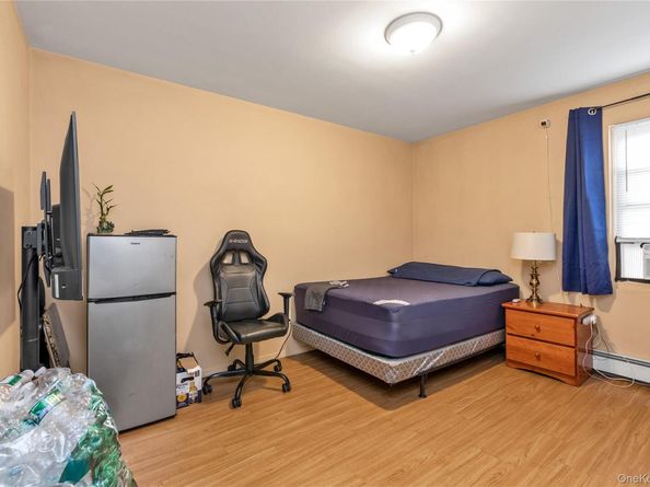 96 W 11th Street, Huntington Station NY 11746