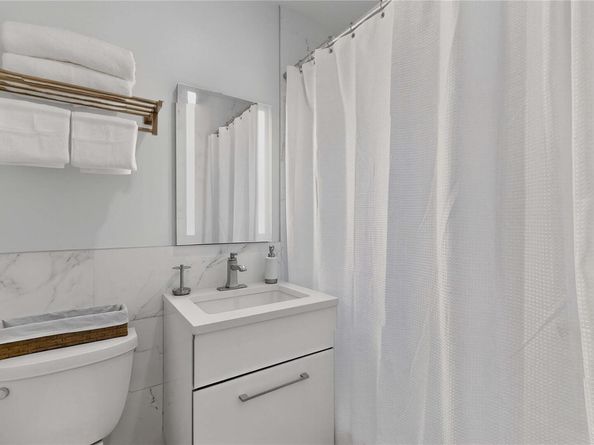 52-21 39th Road 2B, Woodside NY 11377
