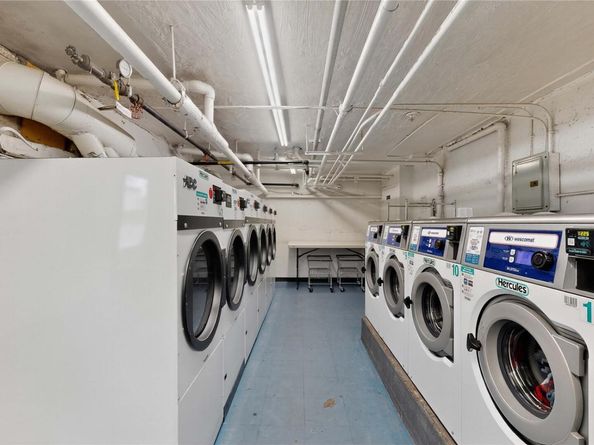 52-21 39th Road 2B, Woodside NY 11377