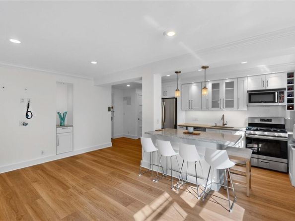 52-21 39th Road 2B, Woodside NY 11377