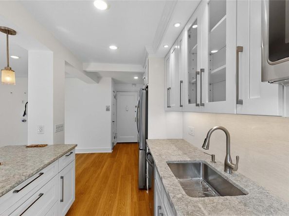 52-21 39th Road 2B, Woodside NY 11377