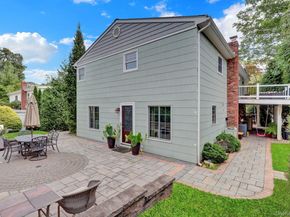 44 Archie Place, West Islip NY 11795