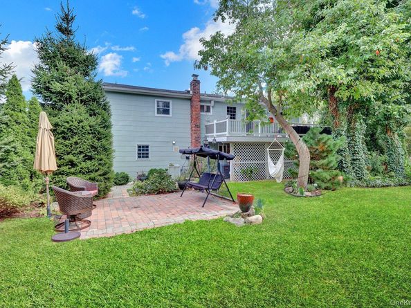 44 Archie Place, West Islip NY 11795