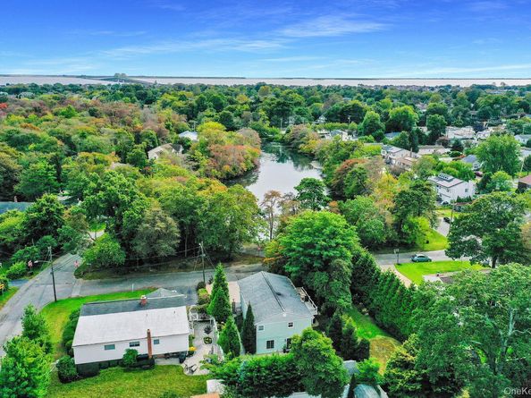44 Archie Place, West Islip NY 11795