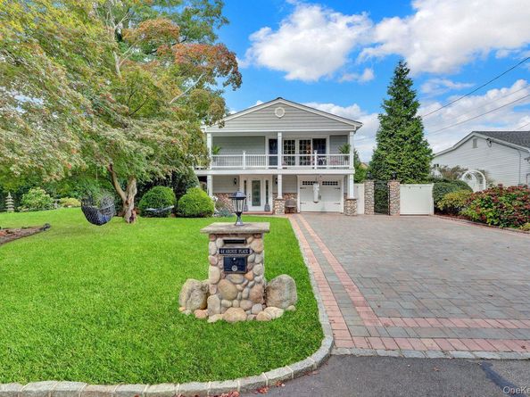 44 Archie Place, West Islip NY 11795