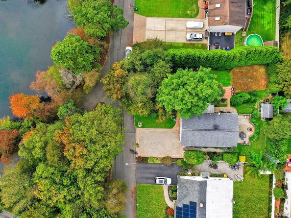 44 Archie Place, West Islip NY 11795