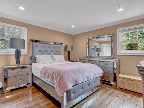 44 Archie Place, West Islip NY 11795