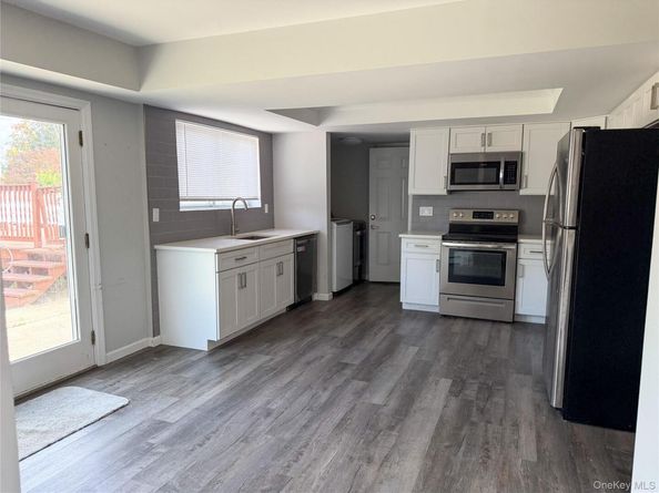 130 Tarpon Avenue, Medford NY 11763