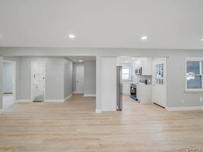 11 2nd Court, Ronkonkoma NY 11779