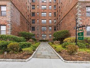 105 Garth Road 4H, Scarsdale NY 10583