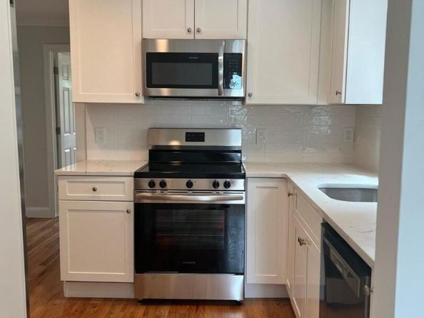 43 Lakewood Avenue, Lake Ronkonkoma NY 11779