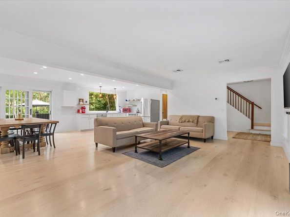 22 West Gate Road, Wainscott NY 11937