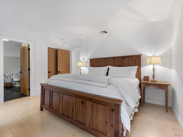 22 West Gate Road, Wainscott NY 11937