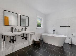 22 West Gate Road, Wainscott NY 11937