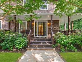 22 West Gate Road, Wainscott NY 11937