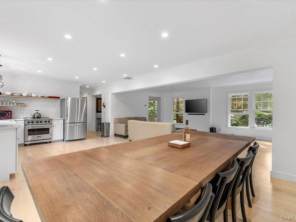 22 West Gate Road, Wainscott NY 11937