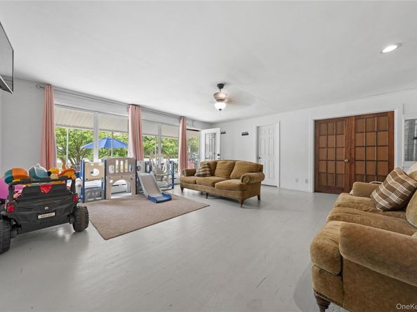 16 Edwards Avenue, Calverton NY 11933