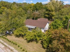 16 Edwards Avenue, Calverton NY 11933