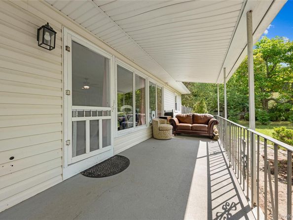 16 Edwards Avenue, Calverton NY 11933