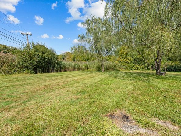 16 Edwards Avenue, Calverton NY 11933