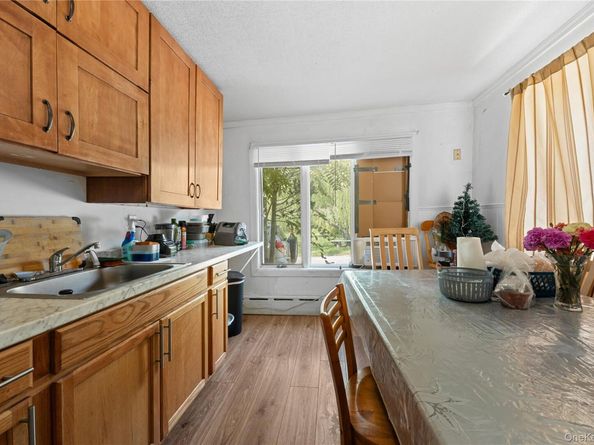 16 Edwards Avenue, Calverton NY 11933