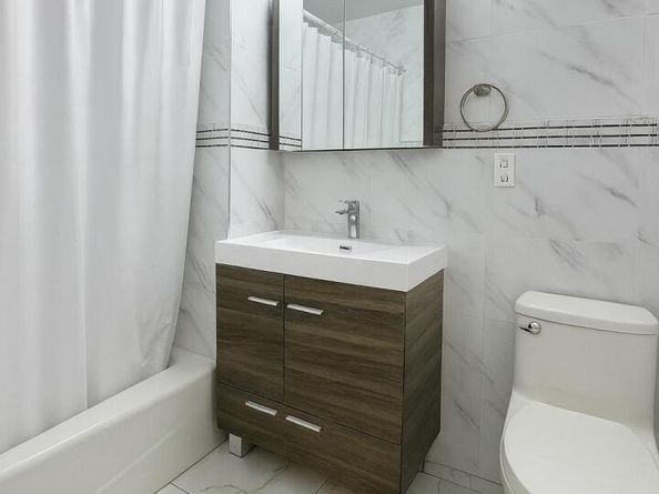 4516 83rd St E2D, Elmhurst NY 11373