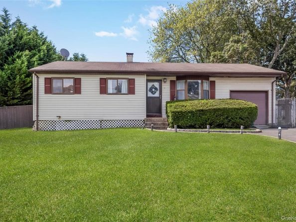 11 Rolan Court, Islip Terrace NY 11752