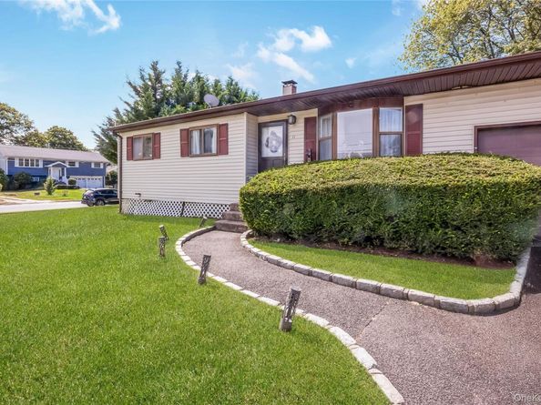 11 Rolan Court, Islip Terrace NY 11752