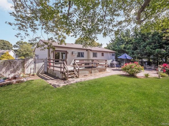11 Rolan Court, Islip Terrace NY 11752
