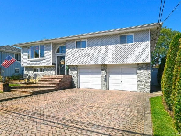 3969 Marlow Court, Seaford NY 11783
