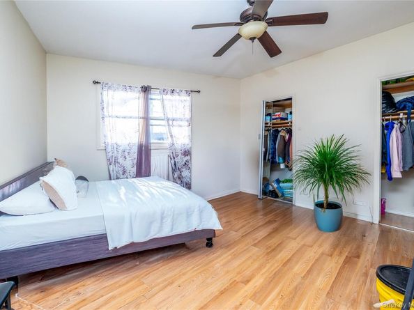 186-02 Foch Boulevard, Saint Albans NY 11412