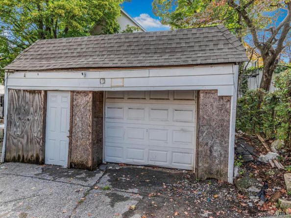 5 S 15th Avenue, Mount Vernon NY 10550