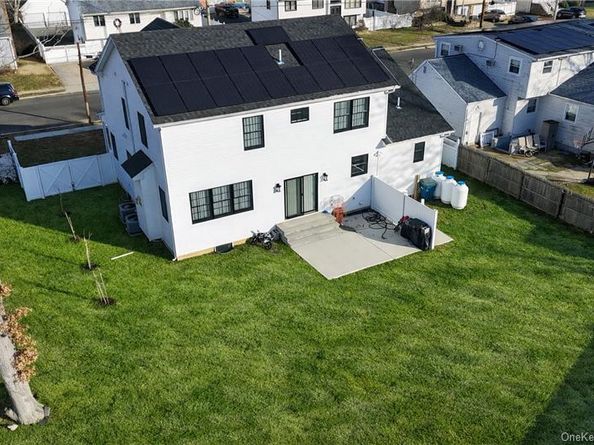 551 Grand Avenue, Lindenhurst NY 11757