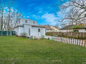 21 S Summit Avenue, Patchogue NY 11772