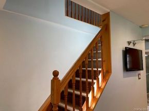 263-17 74th Avenue E2, Glen Oaks NY 11004