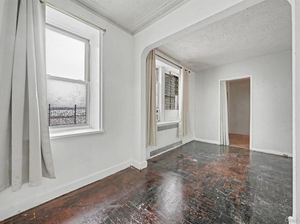 2190 boston Road 6B, Bronx NY 10462