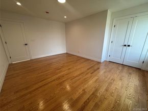 11 First Street, Glenwood Landing NY 11547