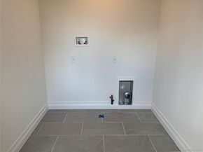11 First Street, Glenwood Landing NY 11547