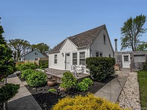 33 Manor Drive, Shirley NY 11967