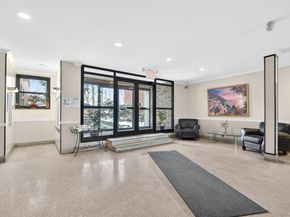 2244 Bronx Park E 5A, Bronx NY 10467