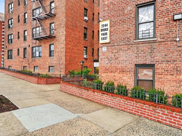 2244 Bronx Park E 5A, Bronx NY 10467