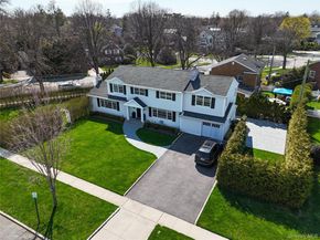 194 Whitehall Boulevard, Garden City NY 11530