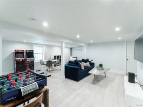 194 Whitehall Boulevard, Garden City NY 11530